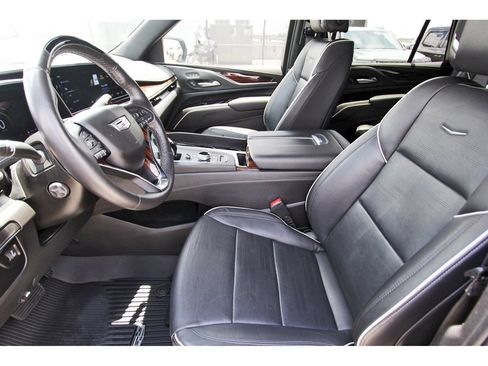 Used 2023 Cadillac Escalade Premium Luxury RWD image 6