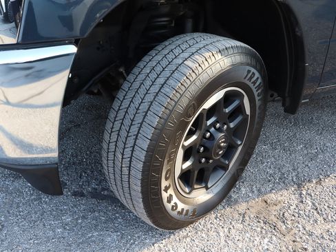 Used 2025 RAM 2500 Laramie AWD/4WD image 8