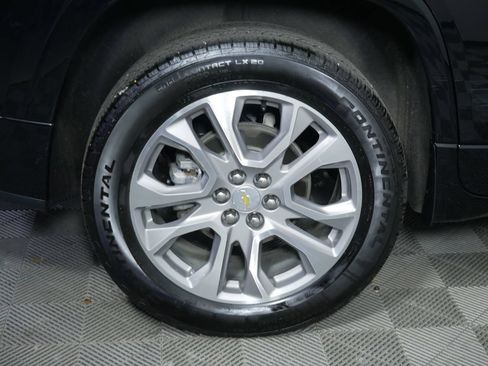Used 2018 Chevrolet Traverse Premier w/ LPO, Black Accent Package AWD/4WD image 11