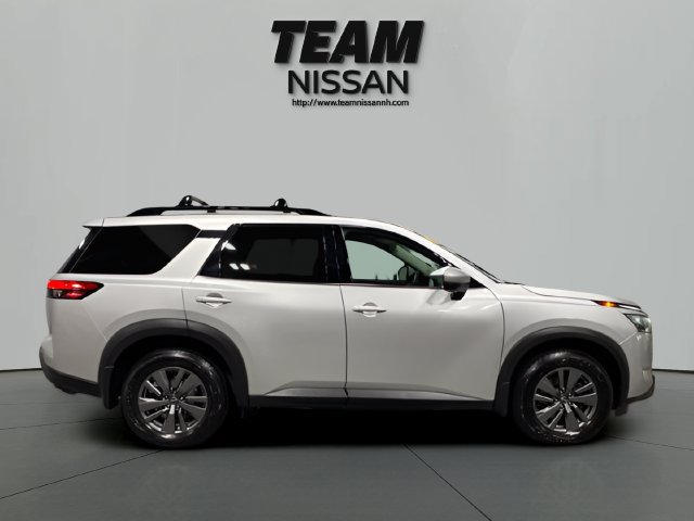Used 2024 Nissan Pathfinder SV w/ Cargo Package AWD/4WD image 8
