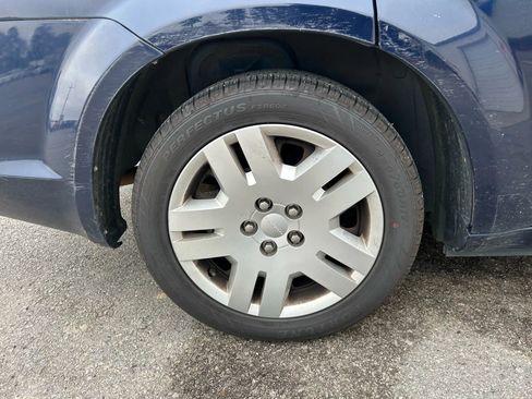 Used 2013 Dodge Avenger SE image 5