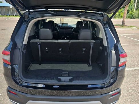 Used 2024 Honda Pilot Touring image 21