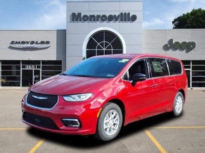 New 2026 Chrysler Pacifica Select