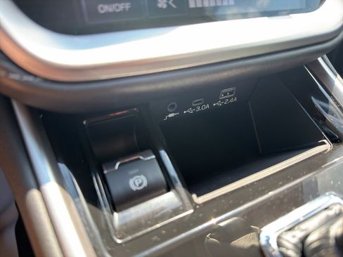 Used 2024 Subaru Outback Touring AWD/4WD image 18