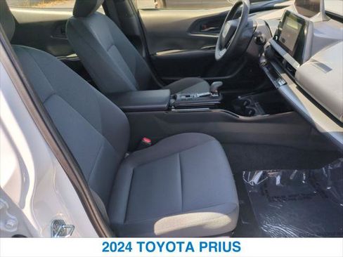 Used 2024 Toyota Prius LE FWD image 25