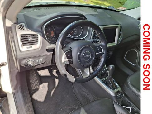 Used 2019 Jeep Compass Latitude w/ Popular Equipment Group AWD/4WD image 12