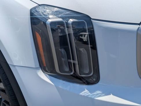 Used 2025 Kia Telluride SX FWD image 9