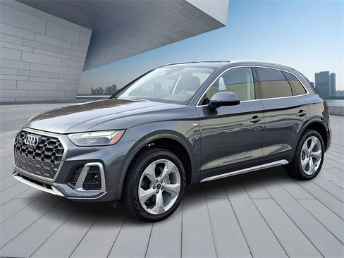 Certified 2025 Audi Q5 2.0T Premium Plus w/ Premium Plus Package image 3