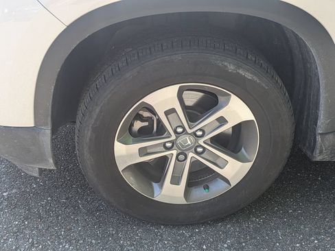 Used 2025 Honda Pilot EX-L image 14