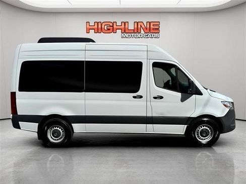 Used 2024 Mercedes-Benz Sprinter 2500 image 4