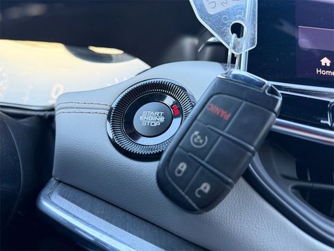 Used 2024 Jeep Compass Limited image 30