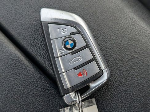 Used 2021 BMW X7 M50i w/ Executive Package image 36