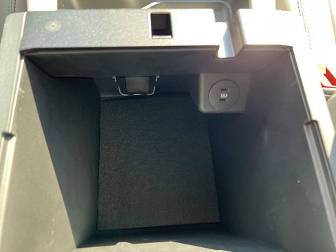 New 2025 Ford Explorer Active w/ Active Comfort Package image 34