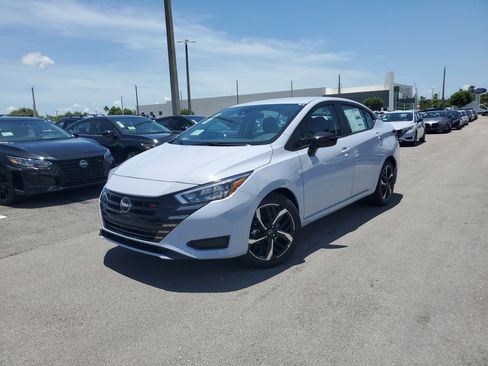 New 2025 Nissan Versa SR w/ Trunk Package image 26