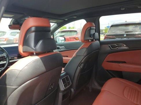 Used 2024 Kia Sportage SX image 7