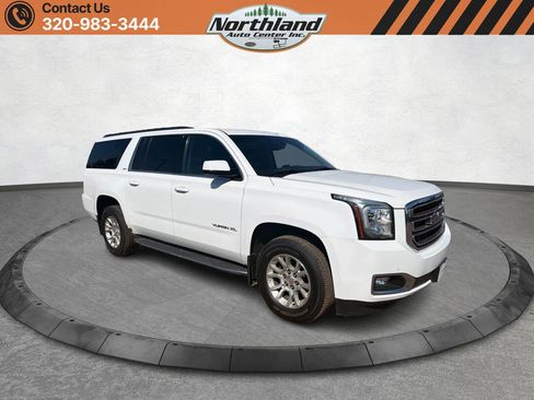 Used 2016 GMC Yukon XL SLT w/ HD Trailering Package image 3