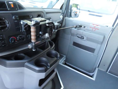 Used 2013 Ford E-150 and Econoline 150 w/ PWR Group RWD image 9