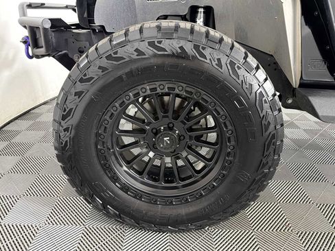 Used 2022 Jeep Wrangler Unlimited Sahara w/ Cold Weather Group image 10