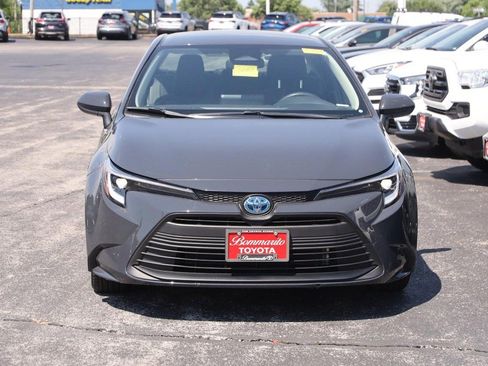 Certified 2025 Toyota Corolla LE w/ LE Premium Package FWD image 4