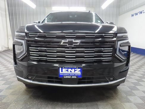 Used 2025 Chevrolet Suburban High Country image 41
