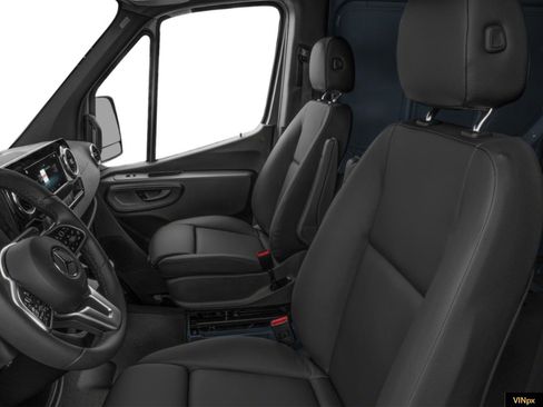Used 2025 Mercedes-Benz Sprinter 3500 image 6