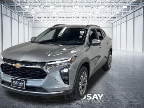 Used 2024 Chevrolet Trax LT FWD image 5