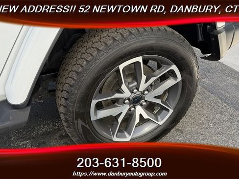 Used 2024 Jeep Wrangler Unlimited w/ Convenience Group AWD/4WD image 10