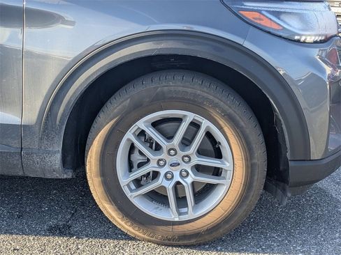 Used 2025 Ford Explorer Active w/ Active Comfort Package image 11