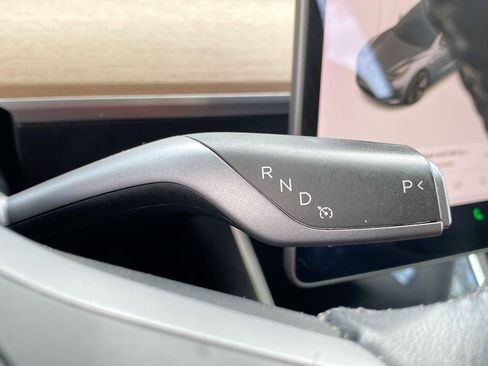 Used 2020 Tesla Model 3 Standard Range Plus image 15