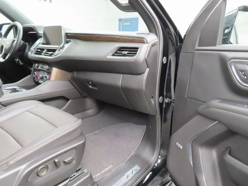 Used 2024 Chevrolet Tahoe High Country image 35