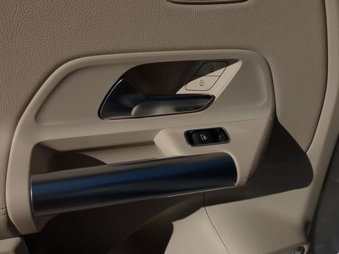 Certified 2026 Mercedes-Benz GLA 250 image 12