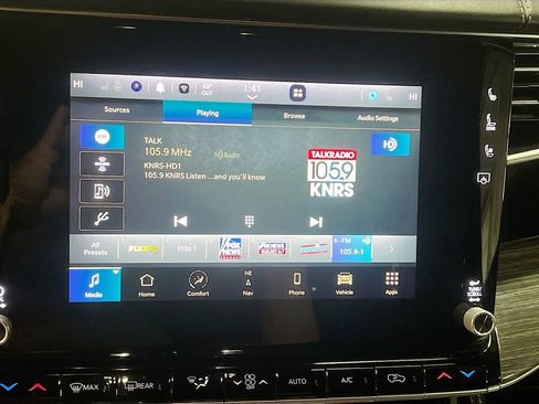 Used 2022 Jeep Wagoneer Series III w/ Premium Group I image 15