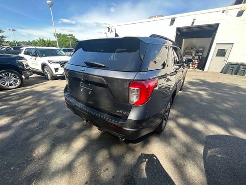 Used 2023 Ford Explorer XLT w/ Equipment Group 202A AWD/4WD image 9