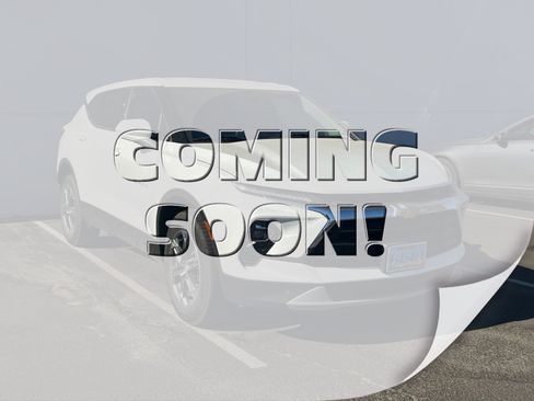 Used 2025 Chevrolet Blazer LT FWD image 1