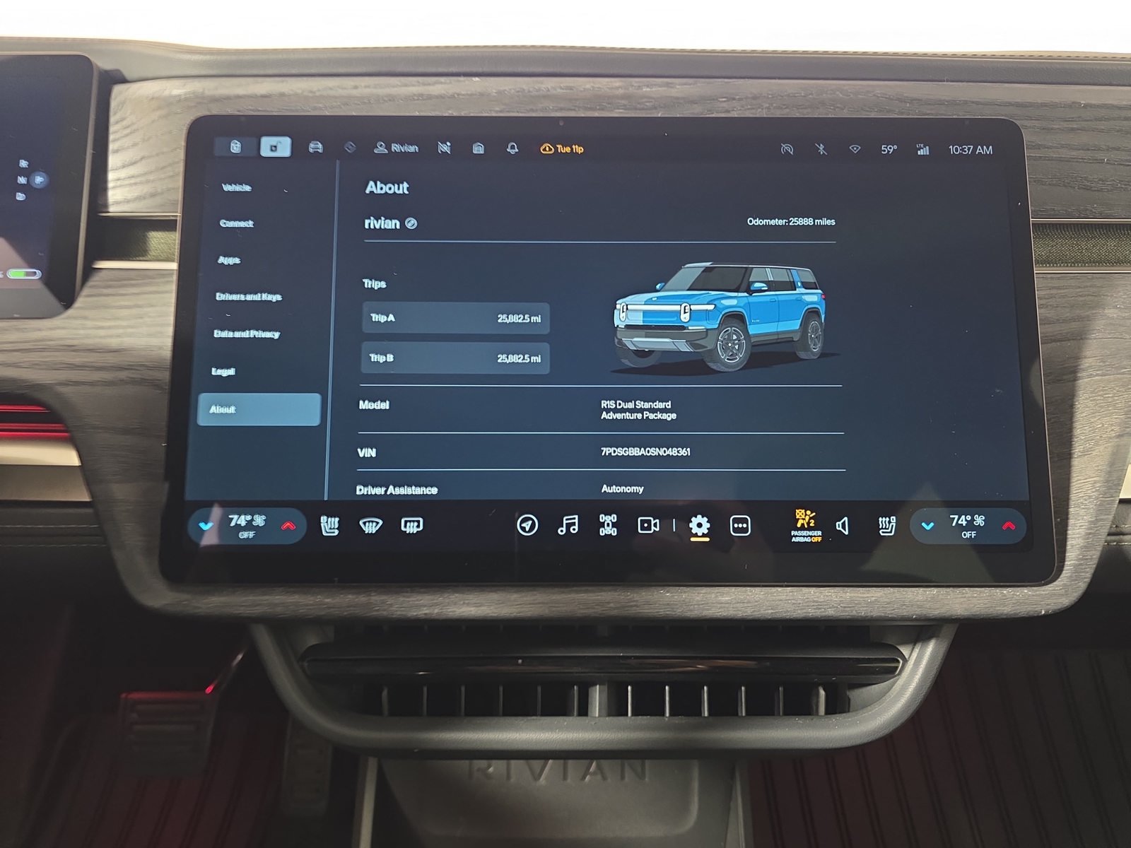 Used 2025 Rivian R1S Adventure Dual AWD/4WD image 29