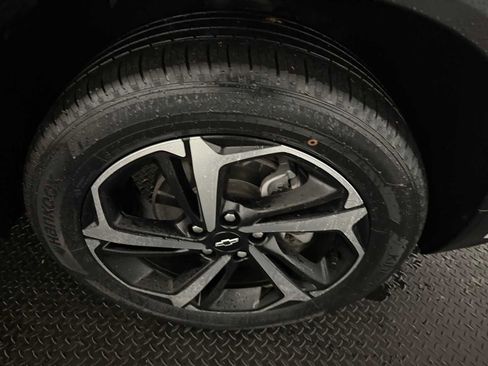 Used 2023 Chevrolet TrailBlazer RS w/ Sun and Liftgate Package image 12