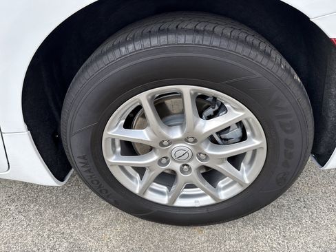 Used 2025 Chrysler Pacifica Select image 19