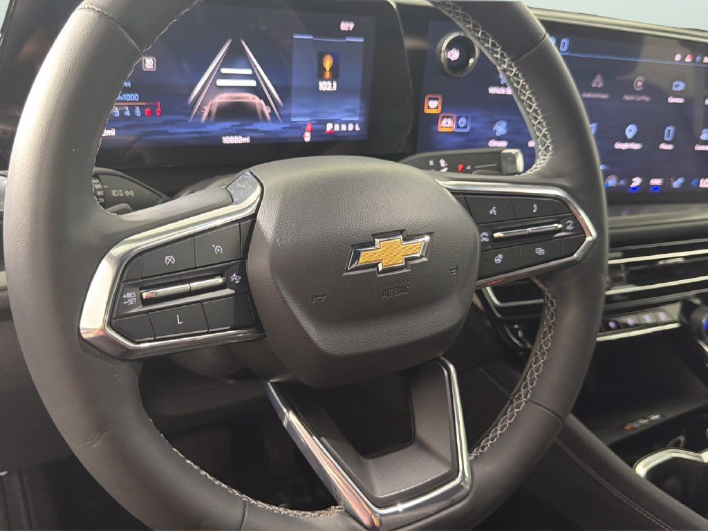 Used 2024 Chevrolet Traverse LT FWD image 21