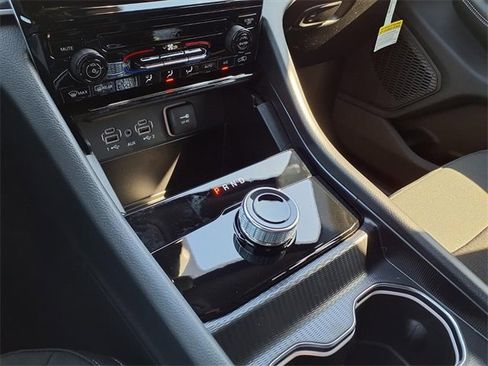 New 2025 Jeep Grand Cherokee L Laredo image 16