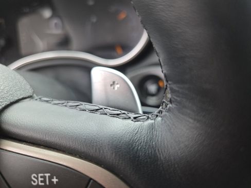 Used 2015 Jeep Grand Cherokee Limited image 16