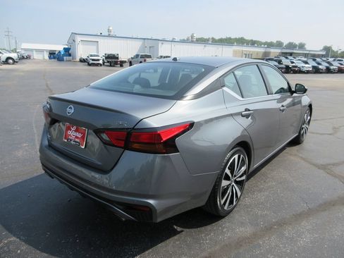 Used 2021 Nissan Altima 2.5 SR FWD image 6