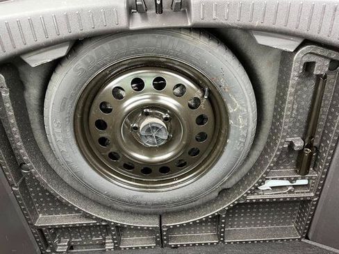 Used 2017 Ford Escape SE FWD image 17
