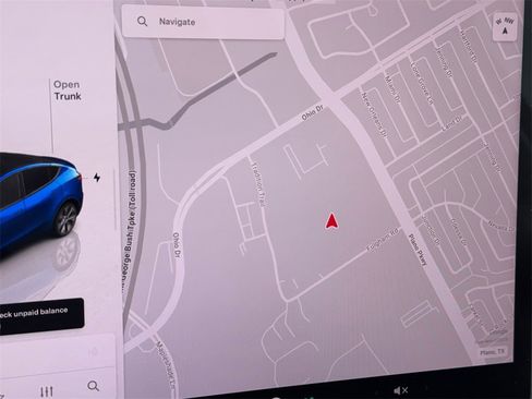 Used 2023 Tesla Model Y 2WD image 24