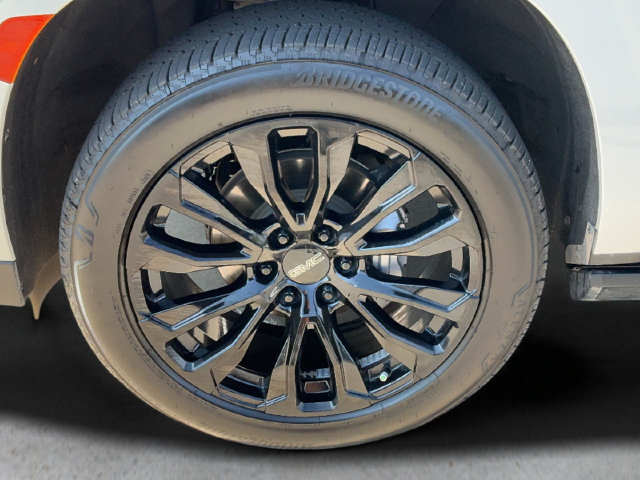 Used 2022 GMC Yukon Denali RWD image 9