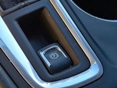 Used 2019 Chevrolet Equinox LT FWD image 25