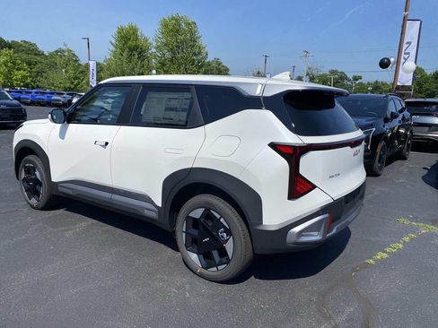 Used 2027 Kia Seltos S AWD/4WD image 3