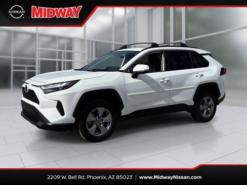 Used 2022 Toyota RAV4 XLE w/ Convenience Package FWD image 1