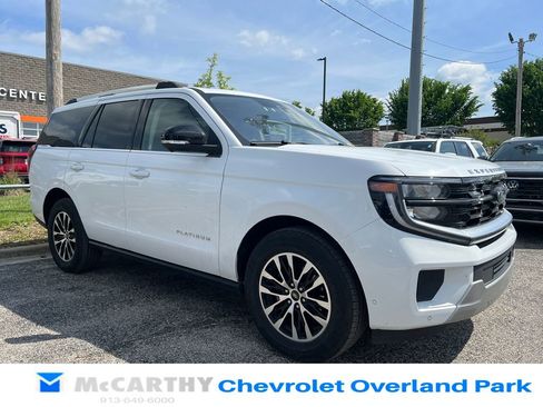 Used 2025 Ford Expedition Platinum AWD/4WD image 1