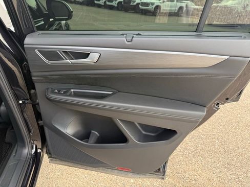 Used 2024 Volkswagen Atlas Cross Sport SE w/ Panoramic Sunroof Package image 19