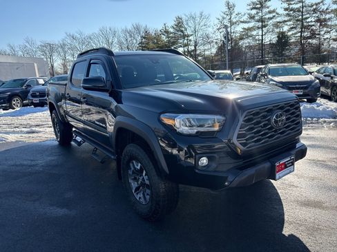 Used 2023 Toyota Tacoma TRD Off-Road image 3